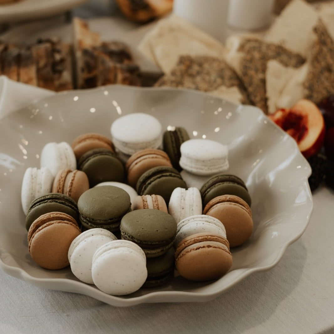 12 Assorted Macarons – Laura's Pantry
